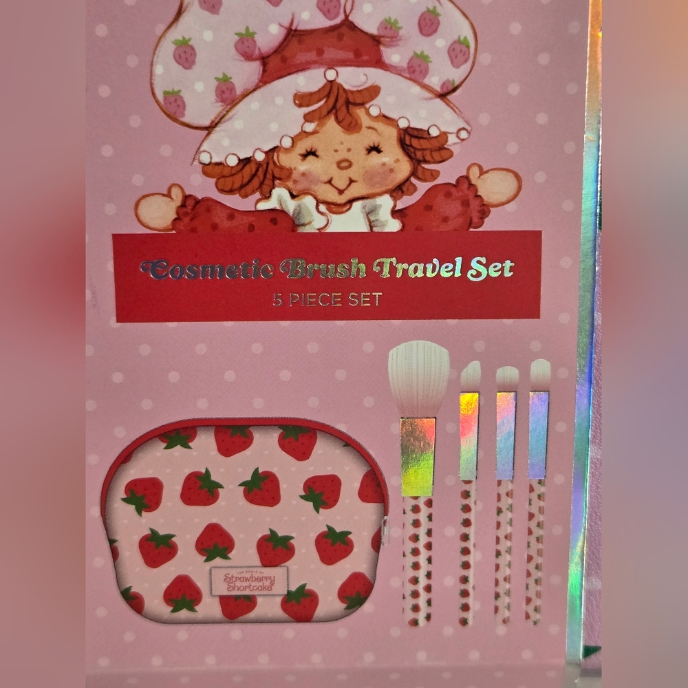 Strawberry Shortcake Cosmetic Brush Travel Set - Picture 3 of 3